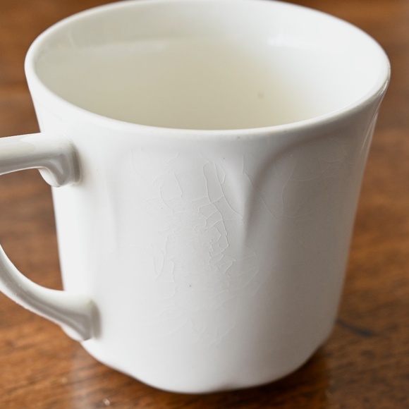 1970s J & G Meakin Heirloom White Ironstone Flat Tea Cups, Replacement | England - Picture 7 of 10